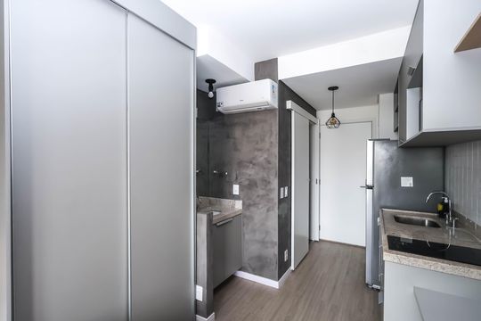 Quarto e Cozinha de kitnet/studio para alugar com 1 quarto, 19m² em Liberdade, São Paulo