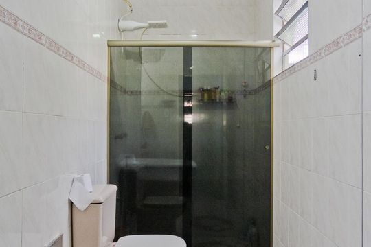 Banheiro de casa à venda com 2 quartos, 100m² em Vila Continental, São Paulo