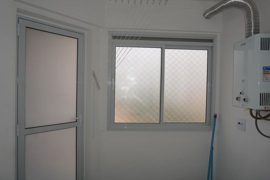 Lavanderia de apartamento para alugar com 2 quartos, 82m² em Parque Esplanada, Embu das Artes