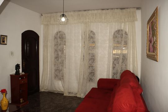 Casa à venda com 5 quartos, 140m² em Vila Tolstoi, São Paulo