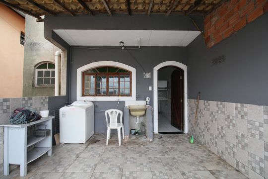 Área de Serviço de casa para alugar com 4 quartos, 168m² em Parque das Cigarreiras, Taboão da Serra