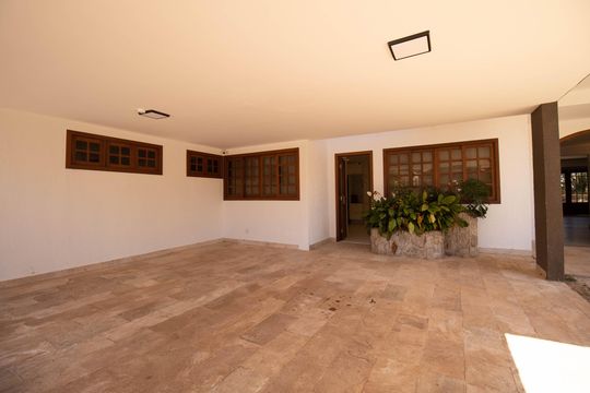 Garagem de casa de condomínio para alugar com 7 quartos, 2000m² em Lago Sul,, Brasília