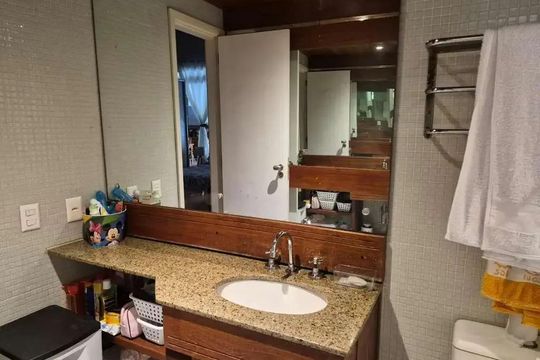 Banheiro de casa de condomínio à venda com 4 quartos, 519m² em Vargem Grande, Rio de Janeiro