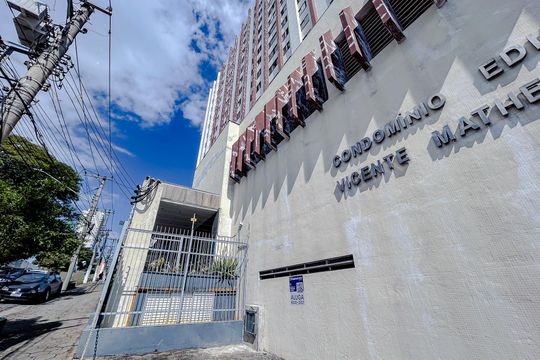 Fachada com Plaquinha de apartamento para alugar com 2 quartos, 66m² em Tatuapé, São Paulo