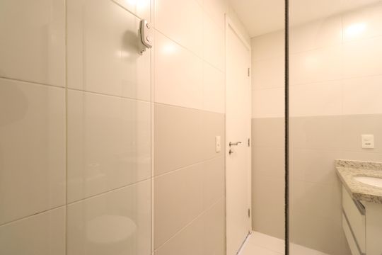 Banheiro da Suíte de apartamento para alugar com 1 quarto, 45m² em Várzea da Barra Funda, São Paulo
