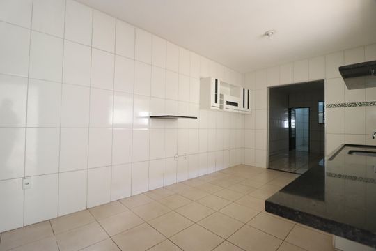 Cozinha de casa para alugar com 5 quartos, 170m² em Presidente Roosevelt, Uberlândia