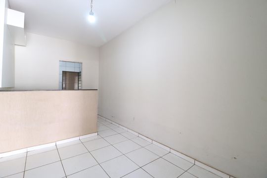 Sala de casa para alugar com 5 quartos, 170m² em Presidente Roosevelt, Uberlândia