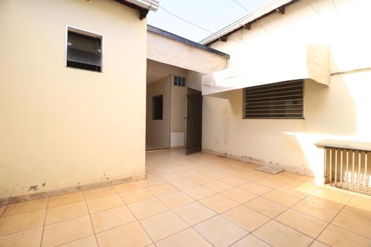 Área de Serviço de casa para alugar com 5 quartos, 170m² em Presidente Roosevelt, Uberlândia