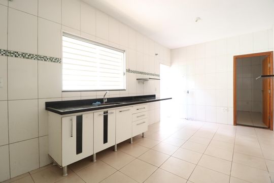 Cozinha de casa para alugar com 5 quartos, 170m² em Presidente Roosevelt, Uberlândia