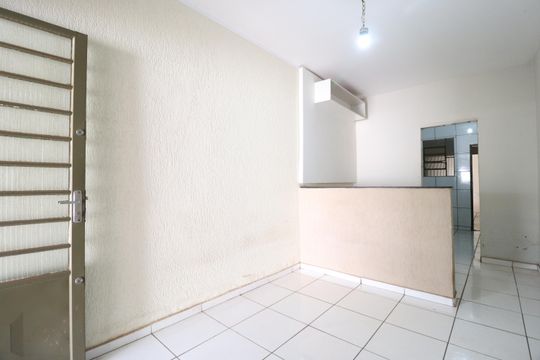 Casa para alugar com 5 quartos, 170m² em Presidente Roosevelt, Uberlândia