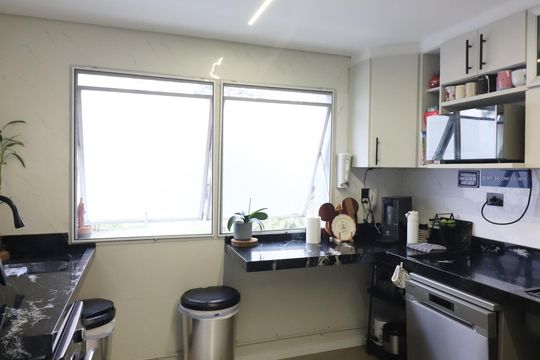 Cozinha e Área de Serviço de apartamento à venda com 2 quartos, 87m² em Parque Terra Nova, São Bernardo do Campo