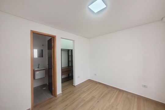 Suíte de casa para alugar com 1 quarto, 32m² em Carandiru, São Paulo
