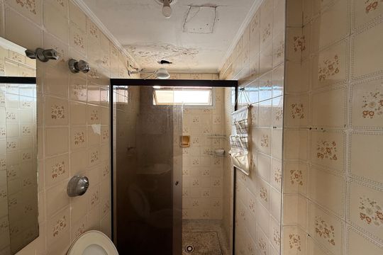 Banheiro social de apartamento para alugar com 1 quarto, 50m² em Barra Funda, São Paulo