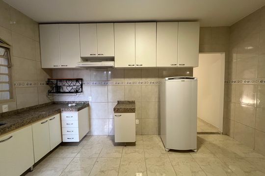 Cozinha de casa à venda com 2 quartos, 186m² em Arvoredo, Contagem