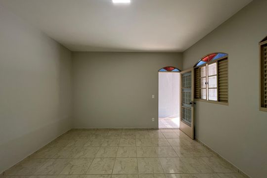 Sala de casa à venda com 2 quartos, 186m² em Arvoredo, Contagem