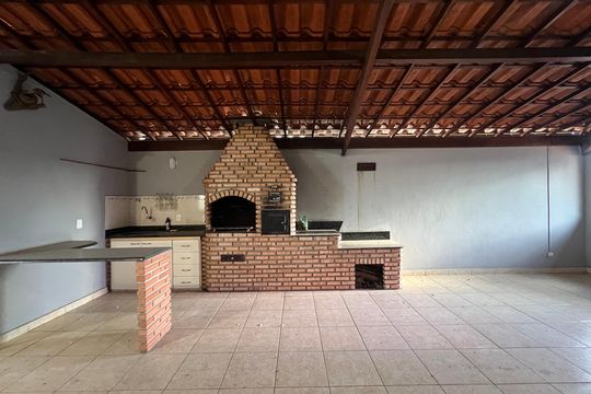 Churrasqueira de casa à venda com 2 quartos, 186m² em Arvoredo, Contagem