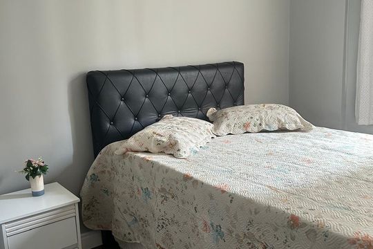 Quarto de apartamento para alugar com 2 quartos, 95m² em Vila Tupi, Praia Grande