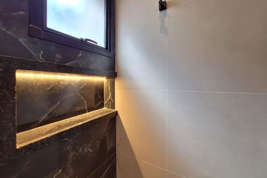 Banheiro da Suíte 1 de casa à venda com 2 quartos, 104m² em Vila Helena, Santo André