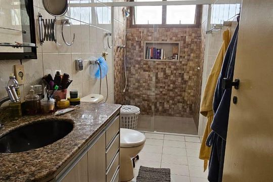 Banheiro de apartamento para alugar com 3 quartos, 170m² em Centro, Taubaté