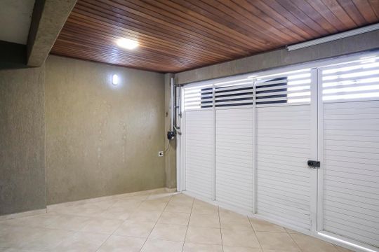 Garagem de casa à venda com 3 quartos, 127m² em Vila Caminho do Mar, São Bernardo do Campo