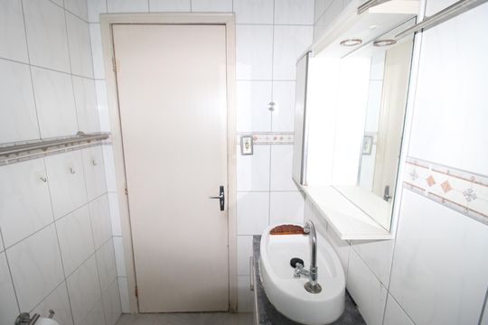 Banheiro 1 de casa à venda com 3 quartos, 50m² em Parque Cruzeiro do Sul, São Paulo