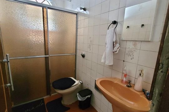 Banheiro de casa para alugar com 2 quartos, 100m² em São Cristóvão, Belo Horizonte
