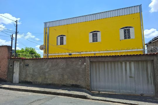Casa para alugar com 2 quartos, 100m² em São Cristóvão, Belo Horizonte