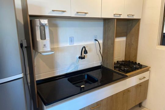 Cozinha de apartamento para alugar com 2 quartos, 45m² em Areal, Pelotas
