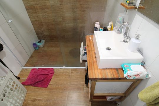 Banheiro de casa para alugar com 2 quartos, 63m² em Parque Peruche, São Paulo