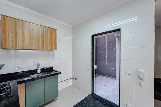 Cozinha de casa de condomínio para alugar com 2 quartos, 65m² em Vila Carrão, São Paulo