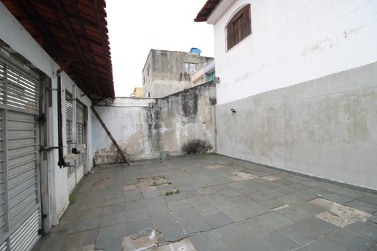Garagem de casa para alugar com 4 quartos, 150m² em Cidade Antônio Estêvão de Carvalho, São Paulo
