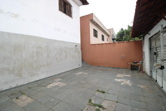 Garagem de casa para alugar com 4 quartos, 150m² em Cidade Antônio Estêvão de Carvalho, São Paulo