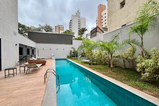Piscina de kitnet/studio para alugar com 1 quarto, 25m² em Pinheiros, São Paulo