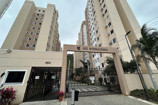 Fachada de apartamento à venda com 2 quartos, 44m² em Bonsucesso, Rio de Janeiro