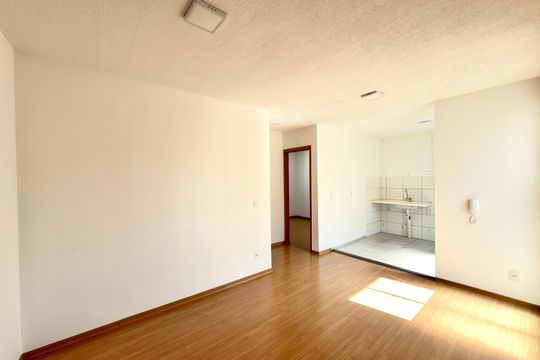 Apartamento à venda com 2 quartos, 42m² em Sapucaia Ii, Contagem