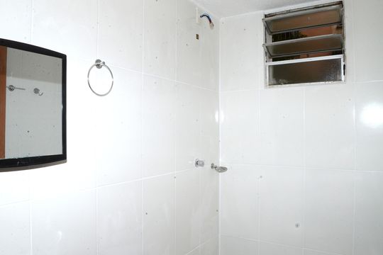 Banheiro de apartamento para alugar com 2 quartos, 45m² em Jardim Vitoria, Belo Horizonte