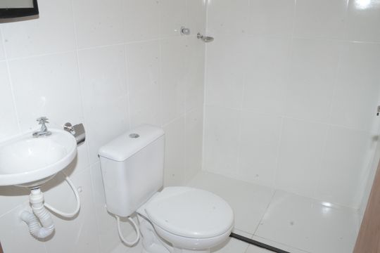 Banheiro de apartamento para alugar com 2 quartos, 45m² em Jardim Vitoria, Belo Horizonte
