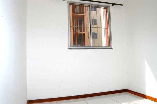 Quarto 1 de apartamento para alugar com 2 quartos, 45m² em Jardim Vitoria, Belo Horizonte