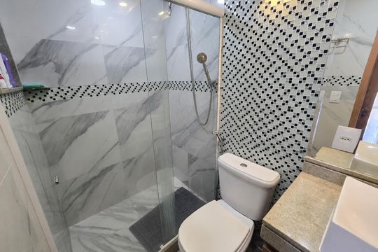 Banheiro 1 de apartamento à venda com 3 quartos, 90m² em Jacarepaguá, Rio de Janeiro