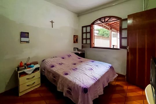 Quarto 1 de casa à venda com 3 quartos, 177m² em Piratininga, Belo Horizonte
