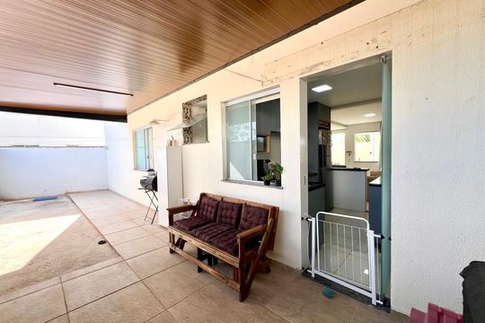 Área Privativa  de casa à venda com 2 quartos, 80m² em Nacional, Contagem