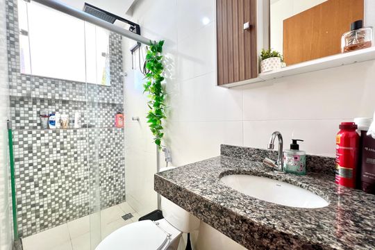 Banheiro Social de casa à venda com 2 quartos, 80m² em Nacional, Contagem