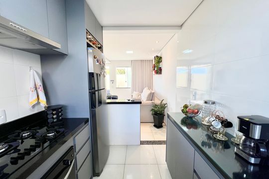 Cozinha de casa à venda com 2 quartos, 80m² em Nacional, Contagem