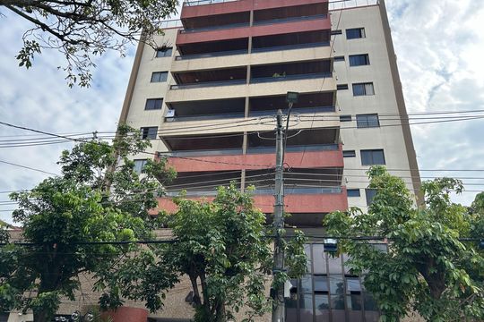 Fachada + placa de apartamento para alugar com 3 quartos, 112m² em Méier, Rio de Janeiro