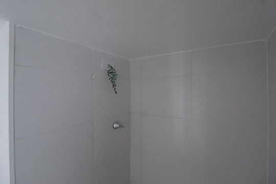 Banheiro de kitnet/studio à venda com 1 quarto, 24m² em Vila Olímpia, São Paulo