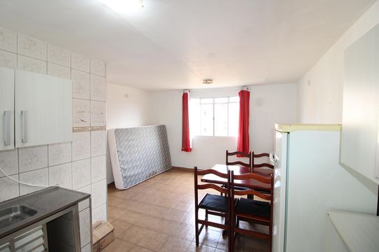 Sala/Cozinha de apartamento para alugar com 2 quartos, 40m² em Conjunto Habitacional Santa Etelvina Ii, São Paulo