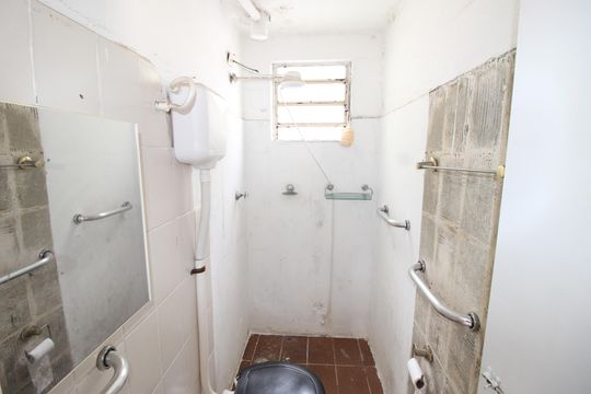 Banheiro de apartamento para alugar com 2 quartos, 40m² em Conjunto Habitacional Santa Etelvina Ii, São Paulo
