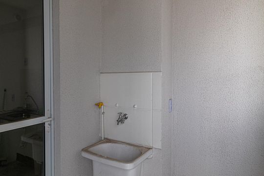 Área de serviço de apartamento para alugar com 3 quartos, 47m² em Artur Alvim, São Paulo