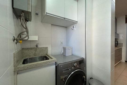 Área de Serviço de apartamento para alugar com 2 quartos, 84m² em Campeche, Florianópolis