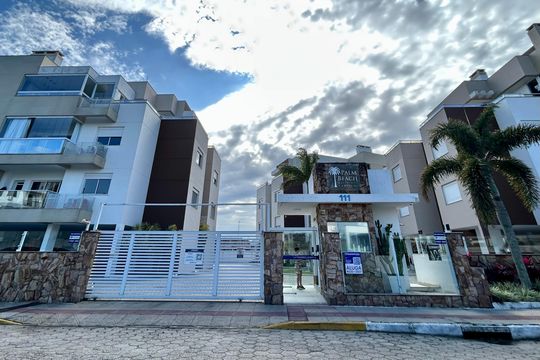Fachada de apartamento para alugar com 2 quartos, 84m² em Campeche, Florianópolis
